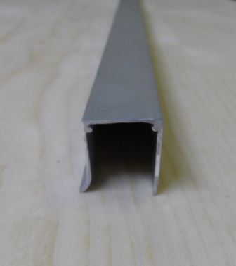 Al "U" profil jednoduchý,tloušťka 10mm,stříbrný elox s krycí folií, 2,1 m