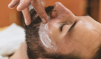 Po čem klouže žiletka?