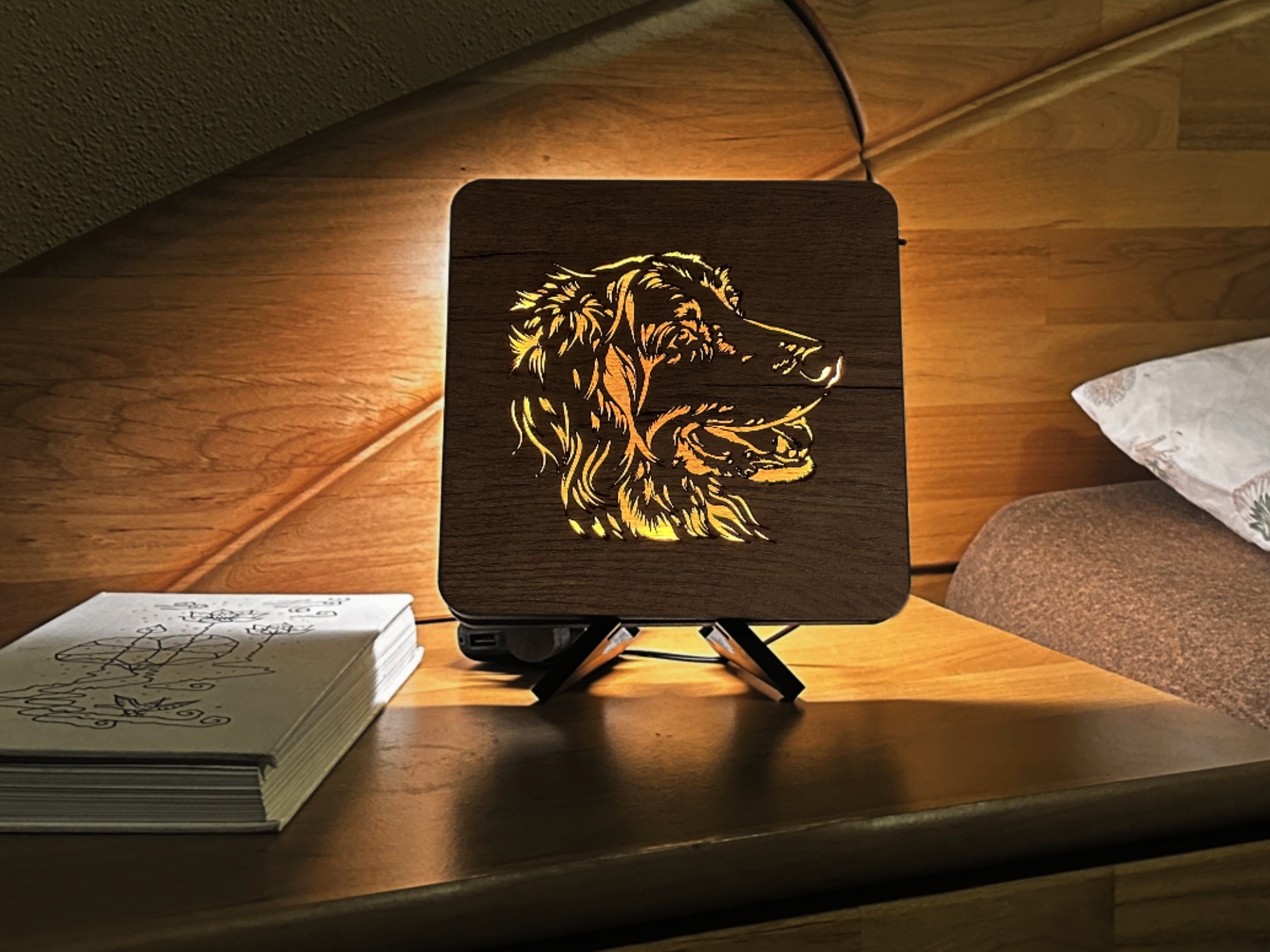 Li-Go "Ohař" lampa 19x19cm provedení povrchu: dub