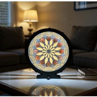 🩵Tvoříme srdcem🩵 "Srdce, karneolová mandala" Stolní lampa 20x22 cm černá s patinou Obrazová lampa je spojením vyřezaného...