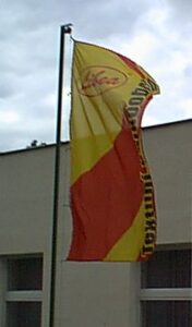 svisle-zaveseni-na-karabiny