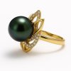 Zlatý prsten s černou perlou