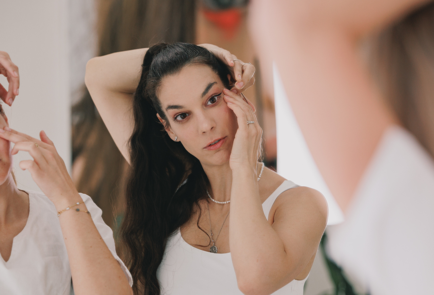 Proč je face jóga nový „must-have“ rituál roku 2026?