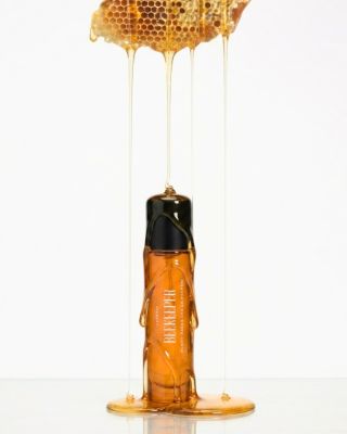 Heretic Parfums: Beekeeper. Limitovaná edice inspirovaná včelím úlem. ✦ Nová vůně Beekeeper od Heretic Parfums kombinuje...