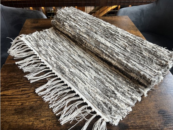 Kobereček šedo-bílý 80 x 50 cm