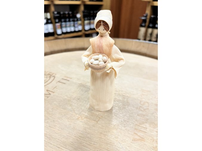 Postavička, dívka s vejci