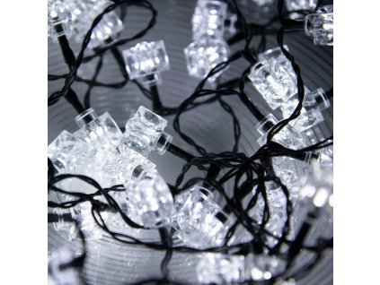 led svietiaci retazec studena biela 50 led 50 akrylovych kociek na vnutorne pouzitie kii50cube