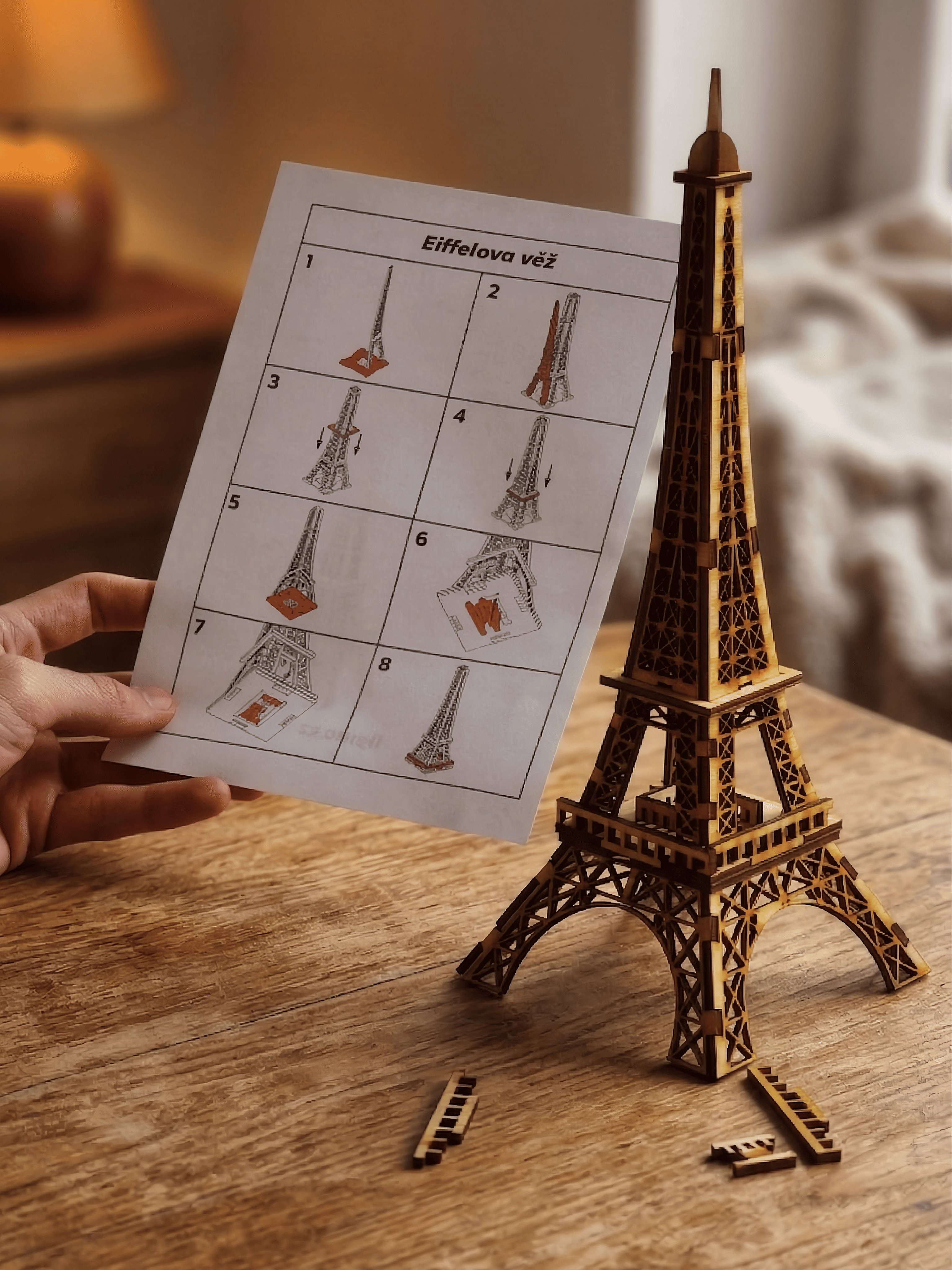 Eiffelova věž s návodem