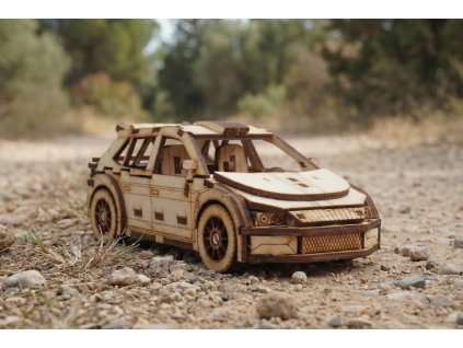 dřevěné rally auto