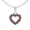 Strieborný prívesok s prírodnými granátmi v tvare srdca