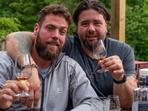   Jan Kadlec (Palírna Agnes) a Lukáš Andrlík (Svachovka, Old Well whisky)
