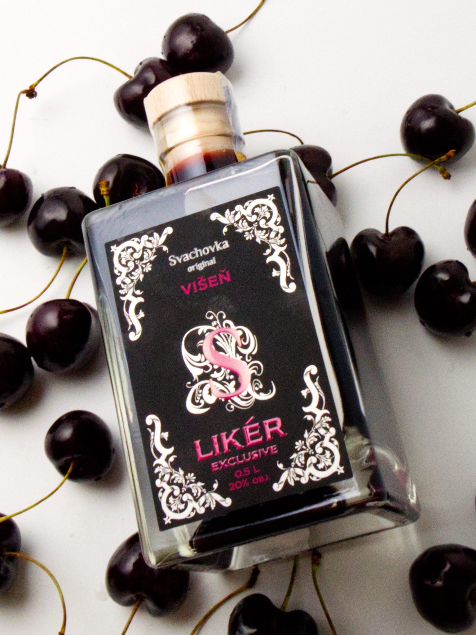 Destilérka Svach (Svachovka) Višeň Exklusive likér 20% 0,5l