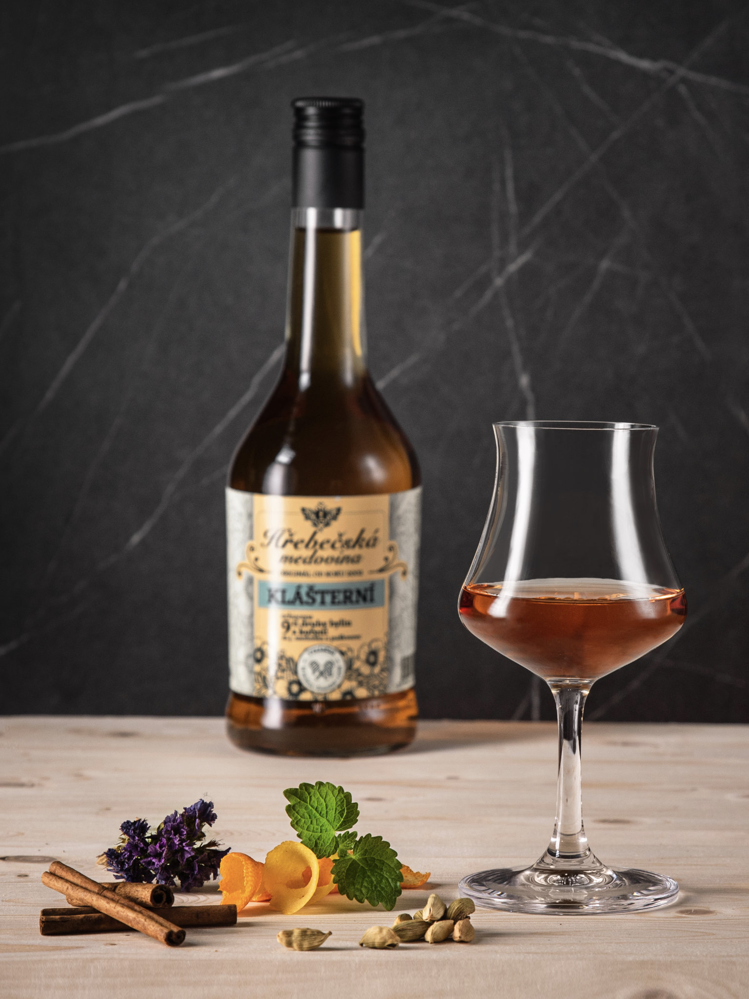 Hřebečská medovina Klášterní 12% 0,5l