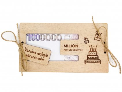 Dřevěná obálka na peníze s motivem narozenin na bílém pozadí
