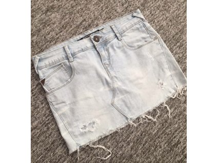 Světle modrá trhaná džínová sukně Zara
