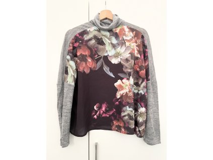 Květovaný volnější vlněný svetřík Zara