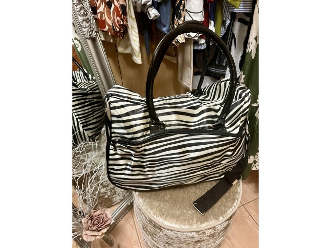 Avon Vzorovaná sportovní/fitness taška/kabelka/crossbody