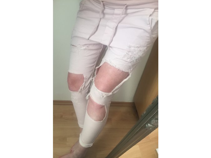 Trhané růžové plátěné kalhoty