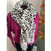 Bílá dámská šála se zvířecím motivem, leopardí vzor