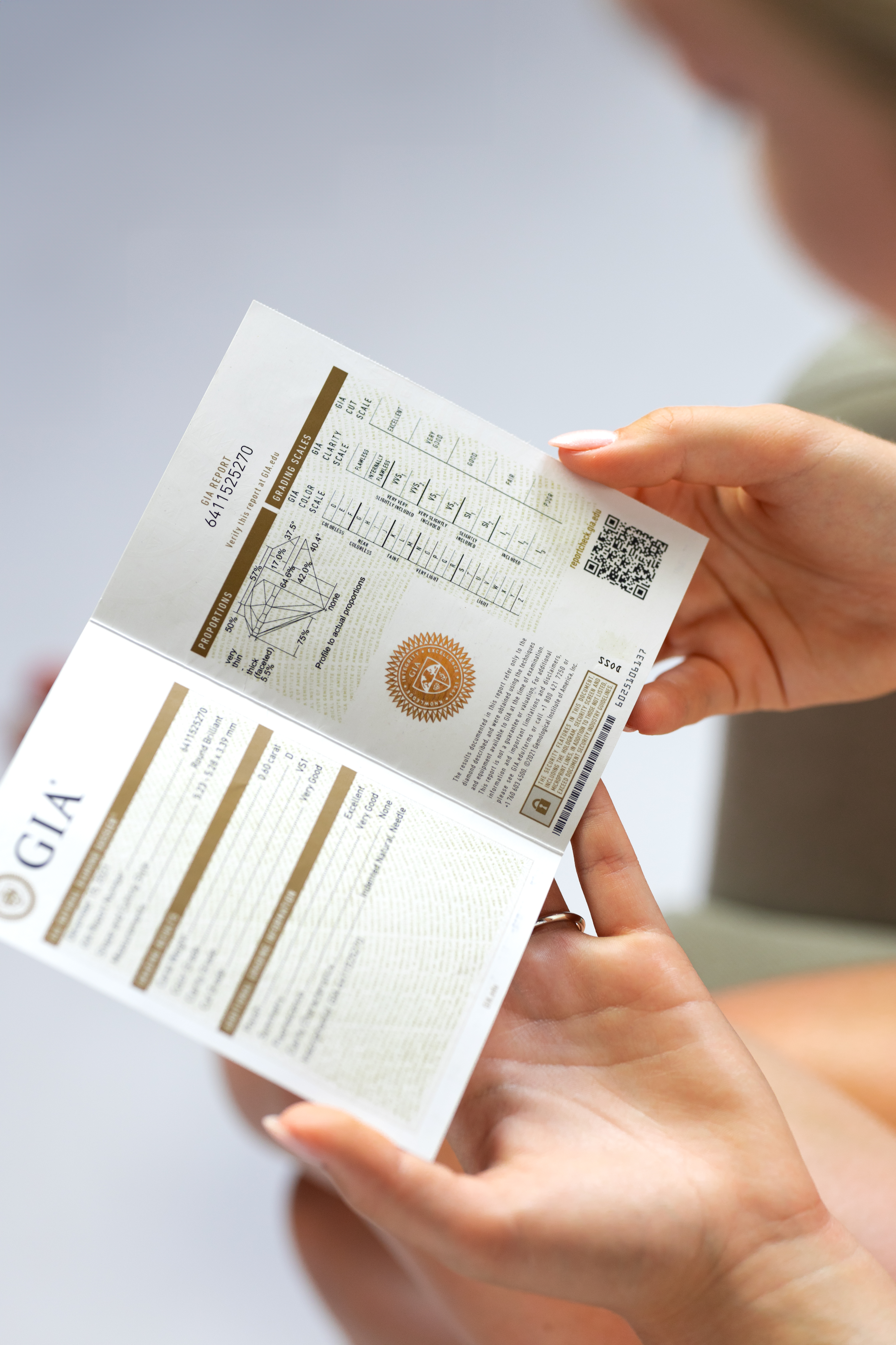 Detailní pohled na certifikát GIA k diamantu