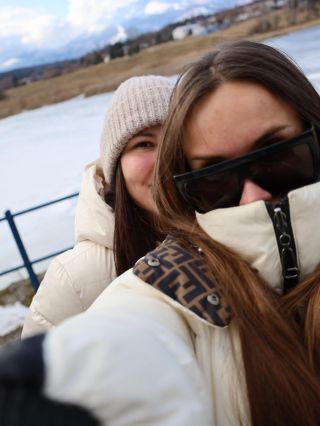 🙌Začiatok februára, 5 dní mimo mesta a Tatry rovno za oknom. 🏠Boli sme v @chatka_panorama v Mlynčekoch s Lilom a Radúzom a...