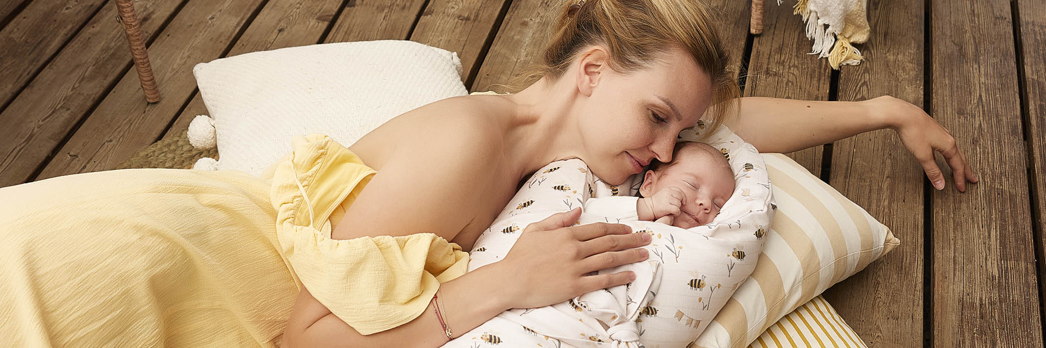 Péřová zavinovačka - Včelky mušelín