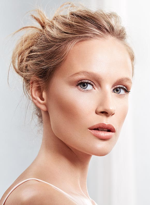 Nude líčení se Sculpt & Glow