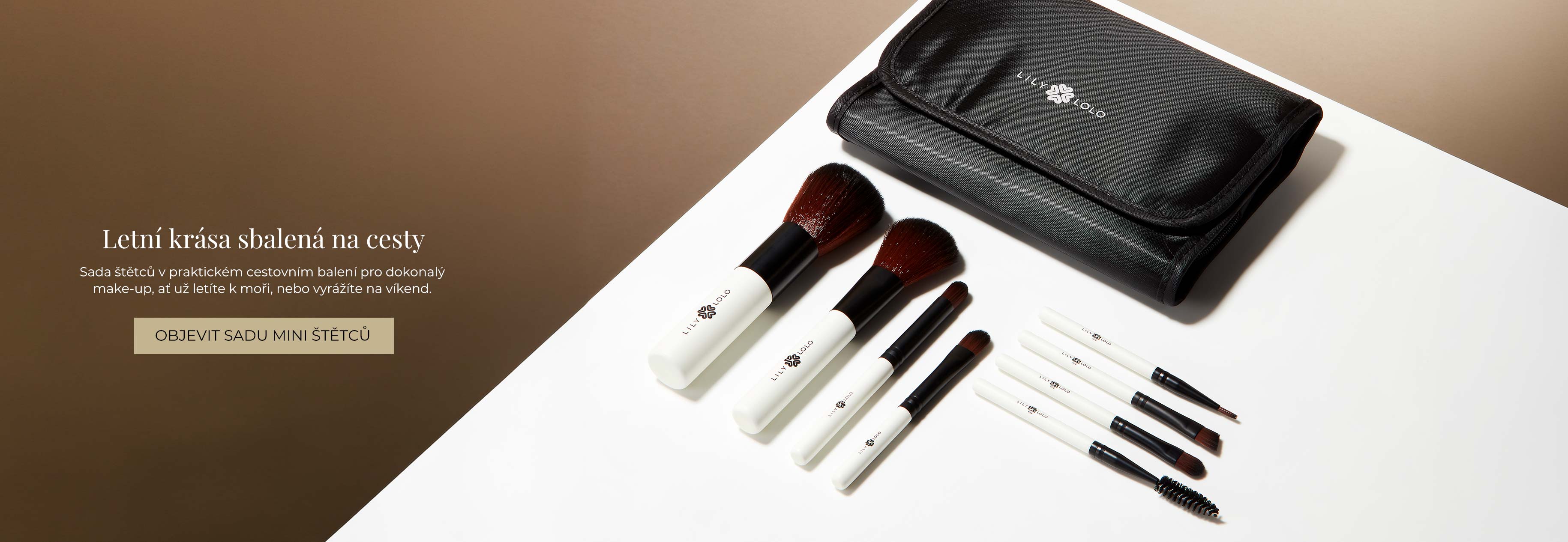 Sada štětců v praktickém cestovním balení pro dokonalý make-up, ať už letíte k moři, nebo vyrážíte na víkend.