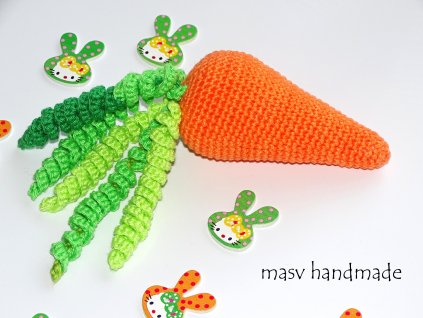Chrastítko mrkev  háčkované dekorace handmade