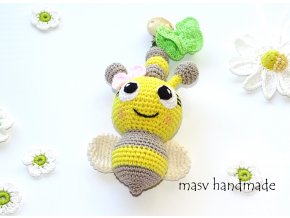 Háčkovaná včelička - chrastítko  masv handmade