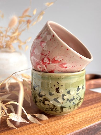 keramický set pohárků k MDŽ růžová a zelená