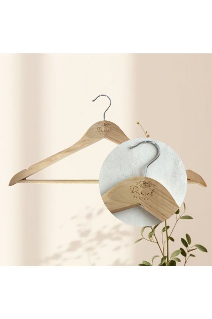 Drevený svadobný vešiak Hnedý