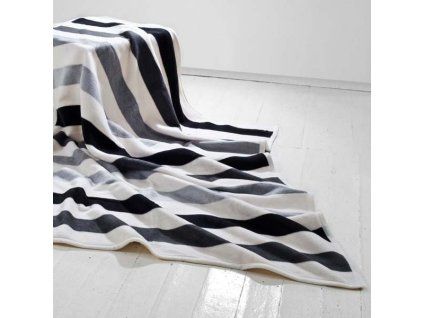 deka larisa seda strip