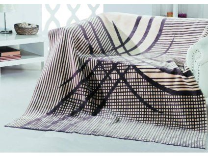 deka larisa bezova hneda