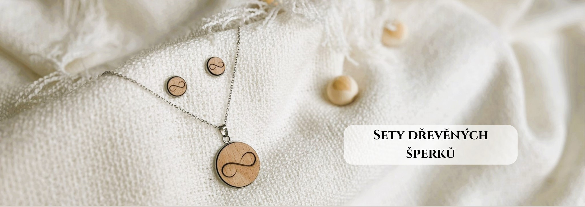 Set dřevěných šperků