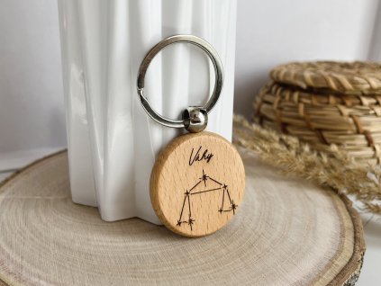 dřevěná klíčenka váhy hvězdy