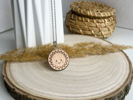 dřevěný náhrdelník sluníčko