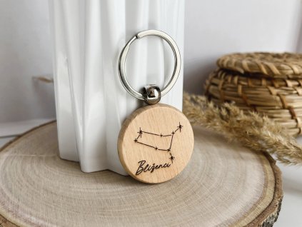 dřevěná klíčenka blíženci hvězdy