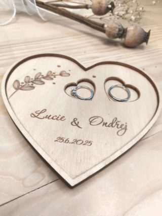 Dva prstýnky. Jeden slib. A okamžik, na který se nezapomíná 🤍💍🤎🌿🌸