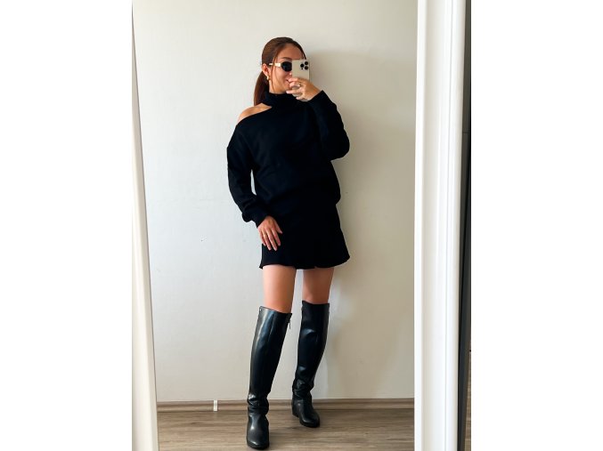 Cut-out stylový svetr - černý