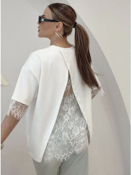 Elegantní oversize tričko s krajkovým detailem