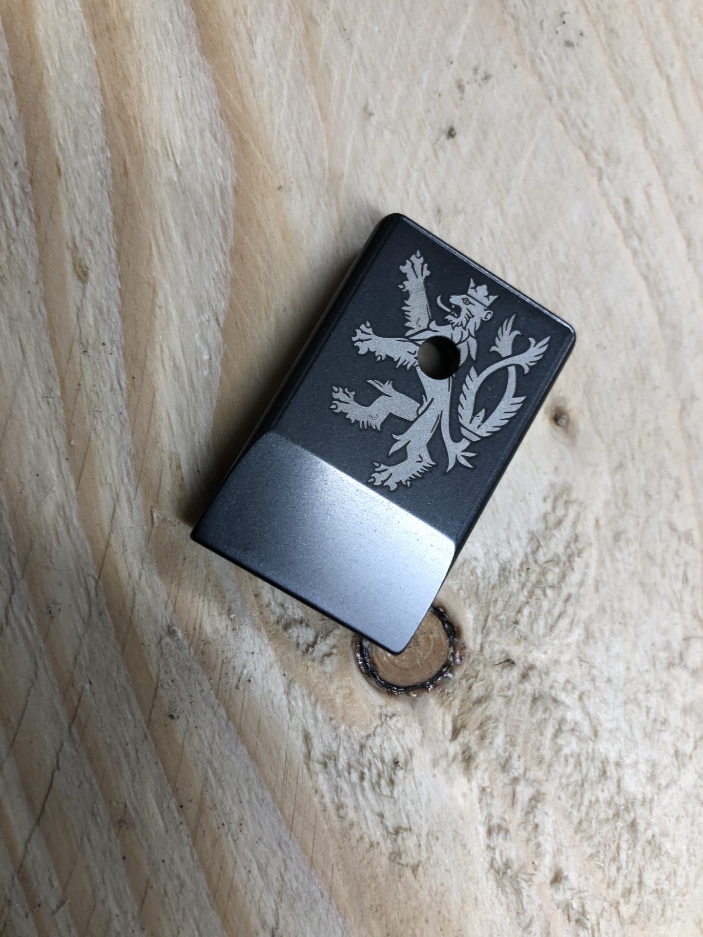 Kryty zásobníku, s našimi klasickými motivy nebo na zakázku