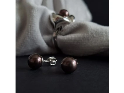 Jediný na světě – prsten s černou perlou