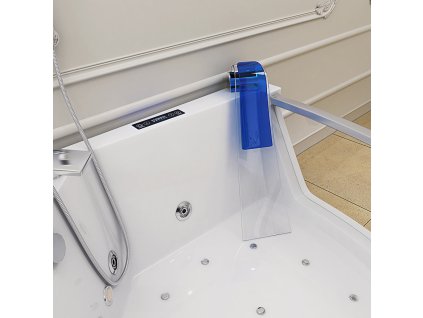 Nová luxusně vybavená hydromasážní vana !