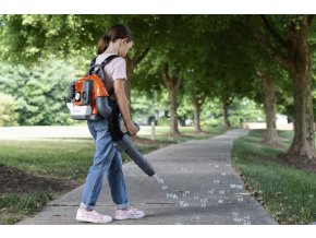 zadovy foukac husqvarna detsky