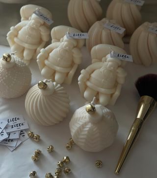 Malý sneak peak ✨🎅🏼 Na e-shopu najdete nějaké vánoční/zimní stálice, ale čas letošních novinek teprve přijde…už brzy 😇...