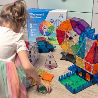 Před pár snxy oslavila dcerka své páté narozeniny ❤️ dostala k nim skvělou magnetickou stavebnici Lunapark od...