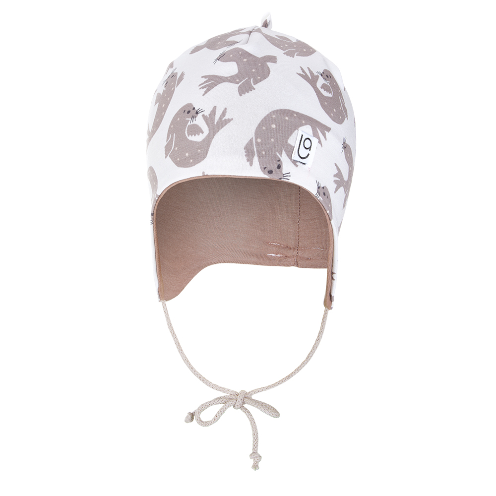 Little Angel Čepice podšitá zavazovací BIO Outlast® - bílá hnědý tuleň/oříšková Velikost čepic: 2 | 39-41 cm