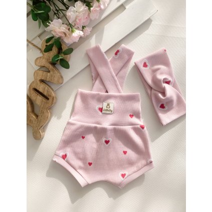 Žebrované kraťasy s traky "Srdíčka"