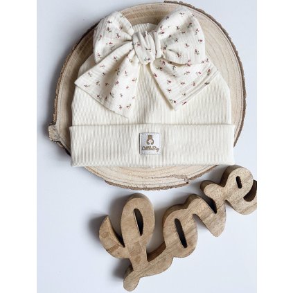 Čepice s mašlí květy